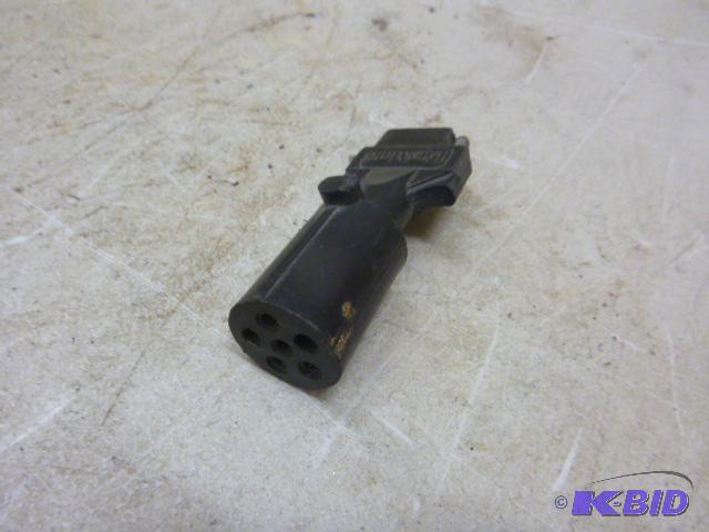 lot 207 image: 6 Pin to 4 Pin Plug...