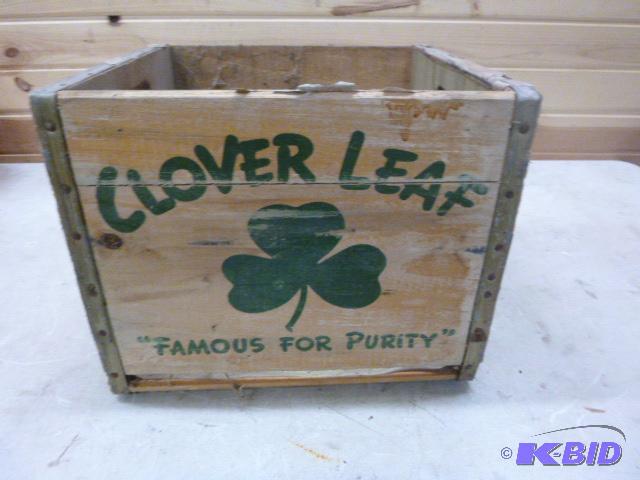 lot 220 image: Clover Leaf Wooden Crate 11 14" X 13 3...