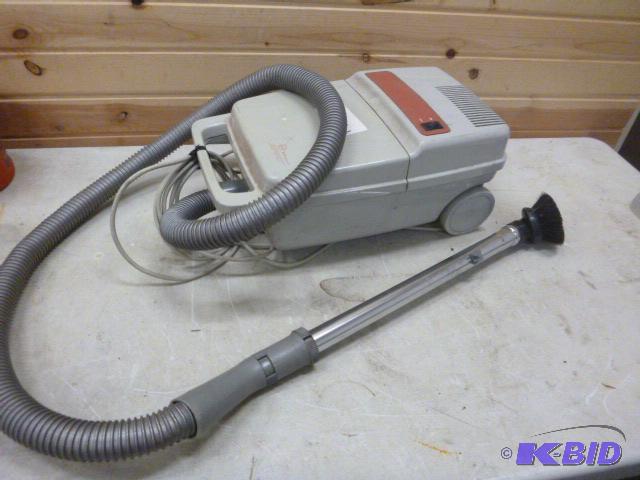 lot 221 image: Spirit Canister Vacuum Cleaner Tested and wor...