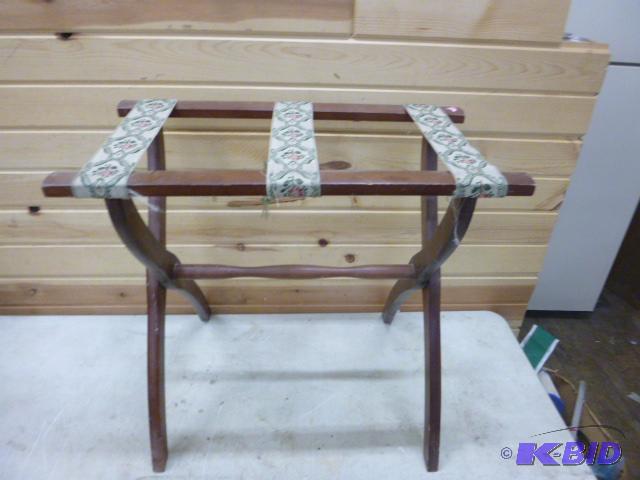 lot 235 image: Luggage Stand...