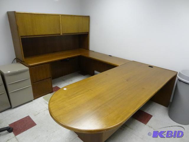 lot 111 image: U Shaped Office Desk 4 Piece. 4 Drawers 84 X ...