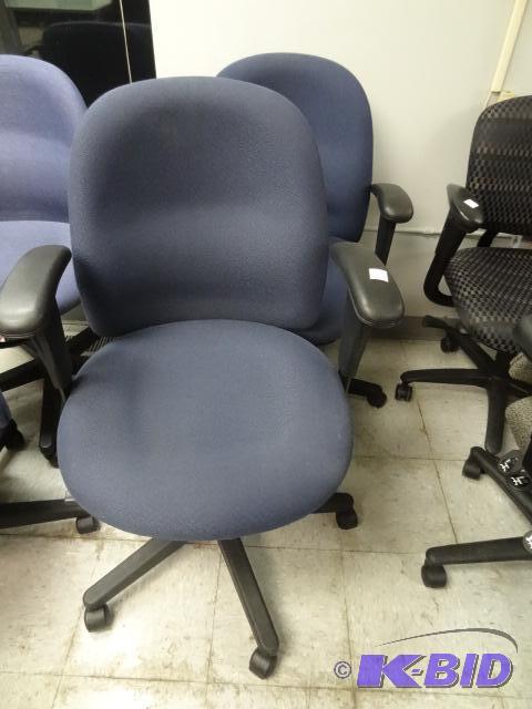 lot 154 image: 2 Matching Office Chairs on Wheels...