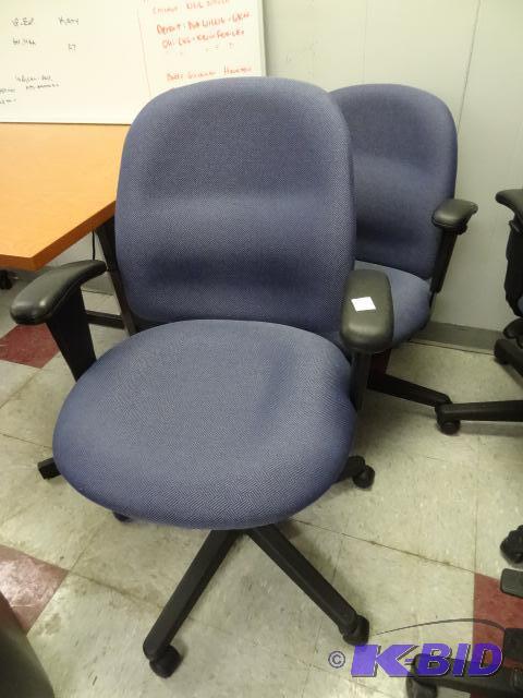 lot 188 image: 2 Matching Office Chairs on Wheels...