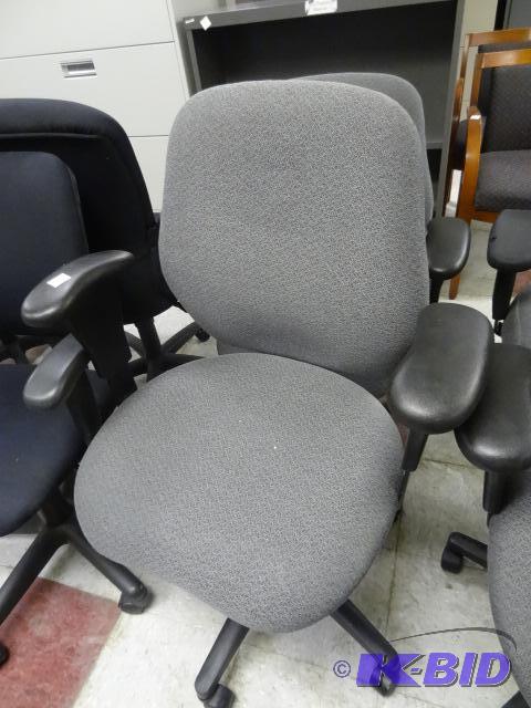 lot 202 image: 2 Matching Office Chairs on Wheels...