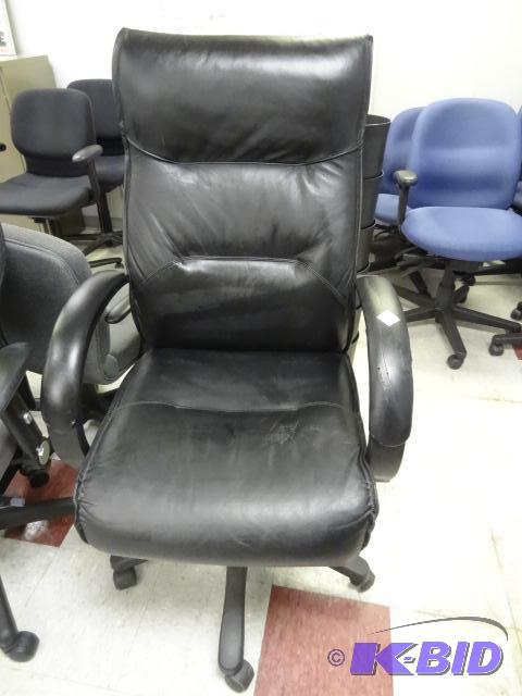lot 207 image: Office Chair On Wheels...