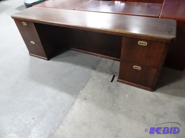 lot 285 image: Wood office credenza  desk. 4 drawers. 88 x ...