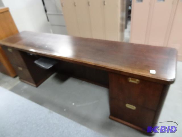 lot 314 image: Wood office credenza  desk. 4 drawer. 88 x 2...