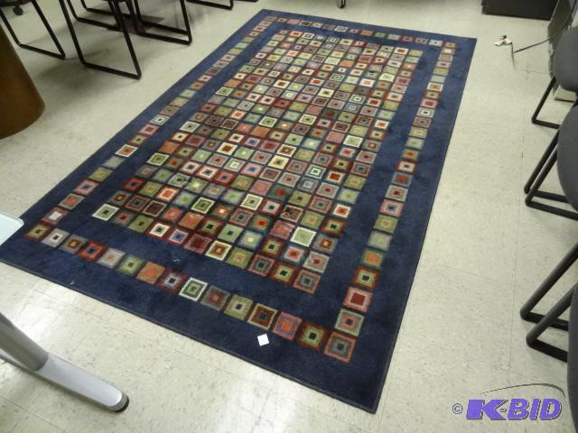 lot 71 image: 95 x 60 throw rug...