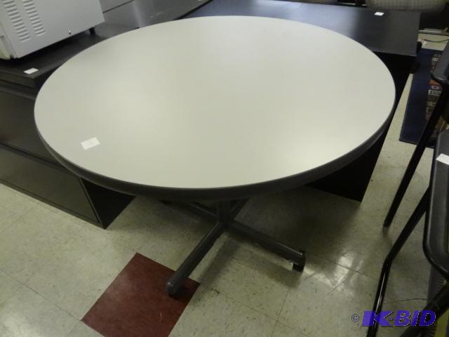 lot 89 image: 36" Round Table on Wheels...
