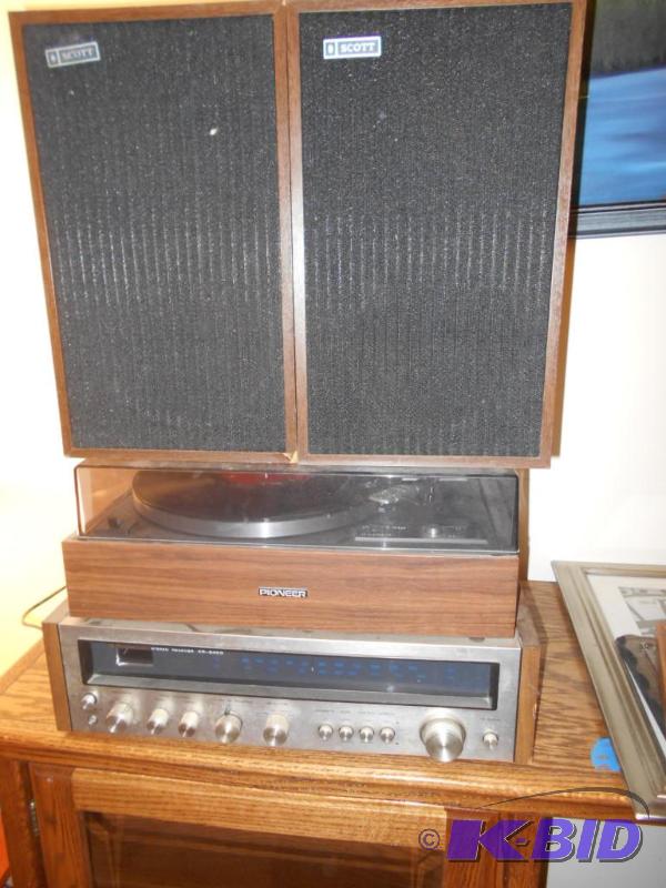 lot 101 image: Kenwood radioreceiver, pioneer record deck s...