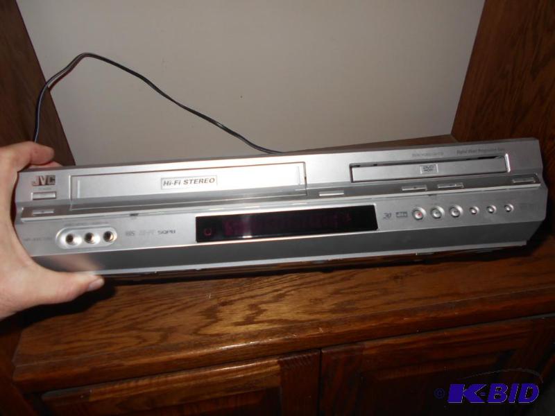 lot 106 image: JVC DVDVHS player...