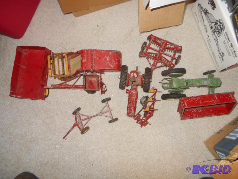 lot 121 image: Miscellaneous toy tractors, metal, some broke...
