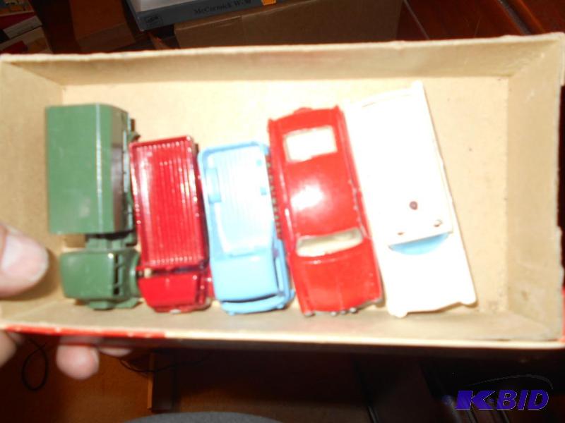 lot 141 image: Miscellaneous metal Matchbox cars...