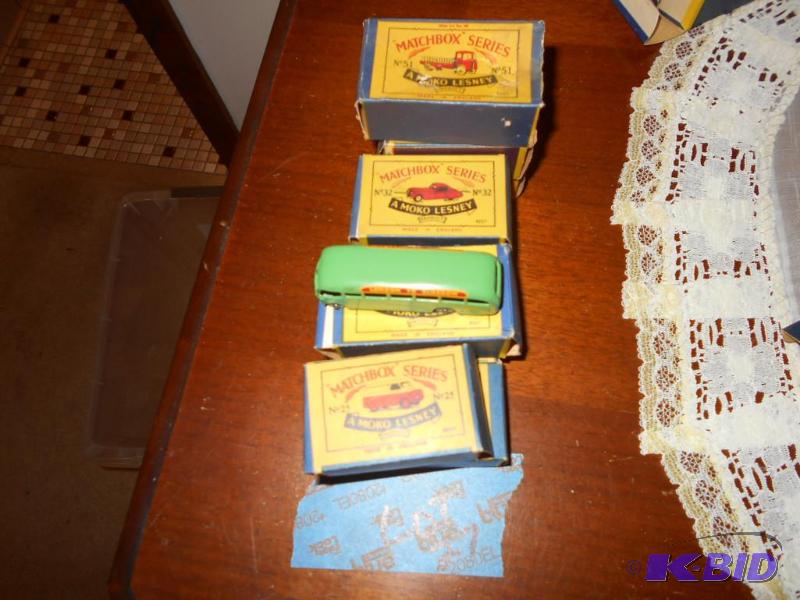 lot 144 image: Miscellaneous metal Matchbox cars...
