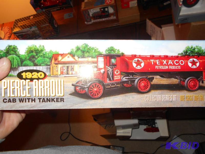 lot 153 image: Texaco 1920 Pierce Arrow Cab with tanker bank...