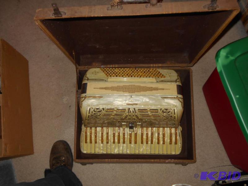 lot 178 image: Detroit Accordion...