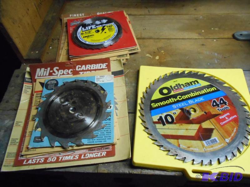 lot 193 image: Miscellaneous set of saw blades. 10, 9, 7.25,...