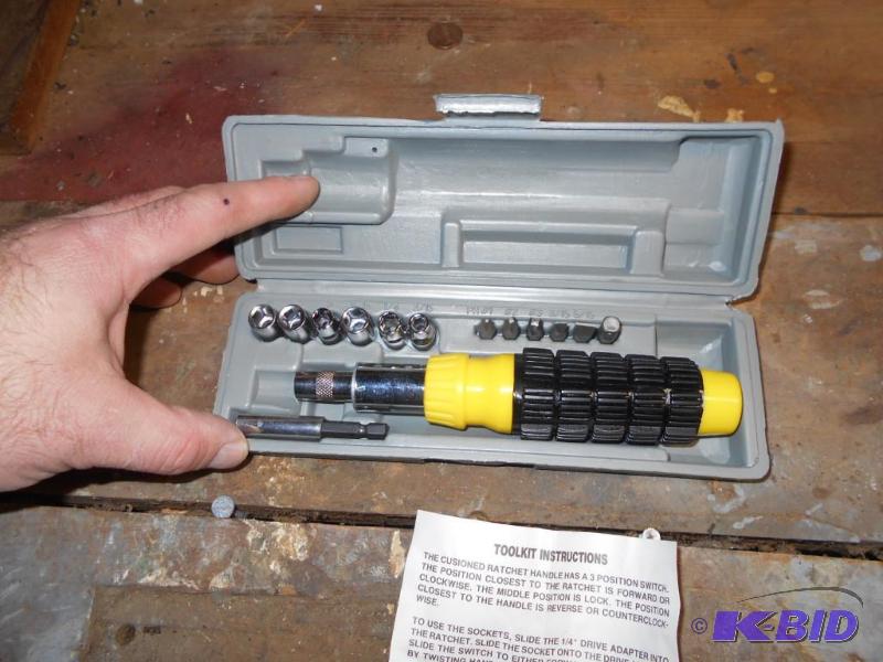 lot 194 image: Ratcheting screwdriver set. Bits and sockets....
