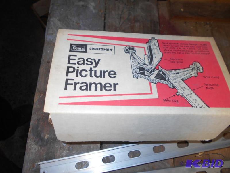 lot 207 image: Easy Picture Framer...