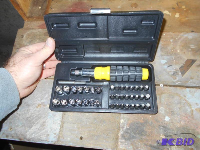 lot 210 image: Ratcheting screwdriver set. Bits and sockets....