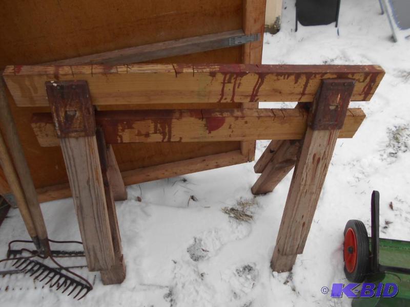 lot 250 image: sawhorses...