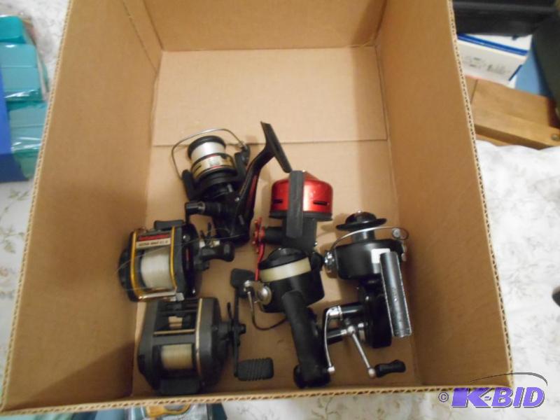lot 299 image: Set of reels. 2 baitcasting, 3 spinner, 1 clo...