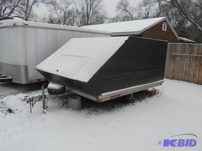 lot 3 image: 1997 Triton Lite 101 enclosed trailer Lifetim...