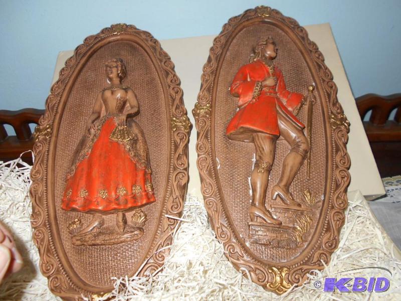 lot 32 image: Wall figurine set...