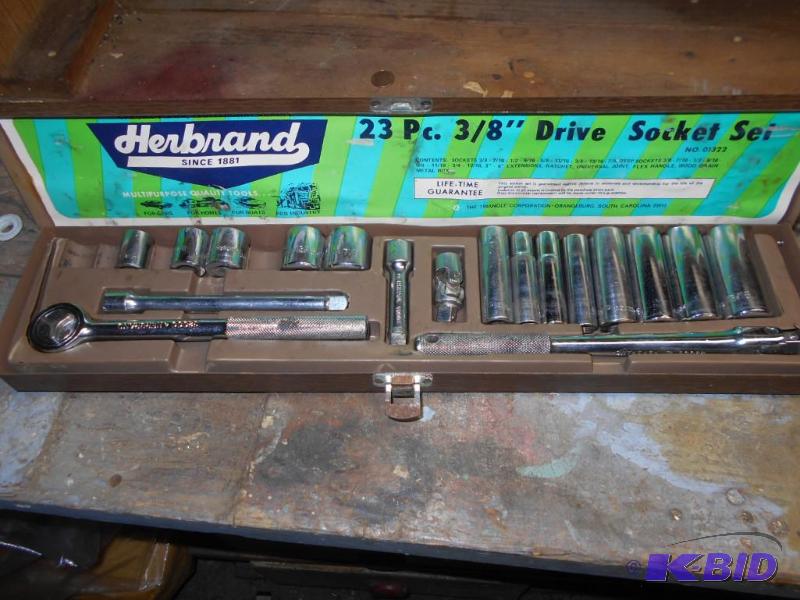 lot 326 image: Set 38 sockets. Some missing....