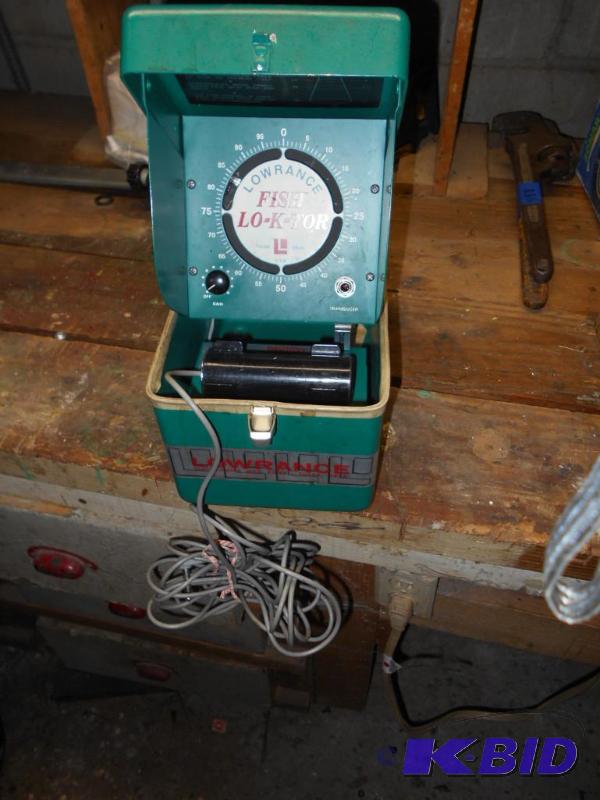 lot 339 image: Lowrance Green box fishing locator. Works...