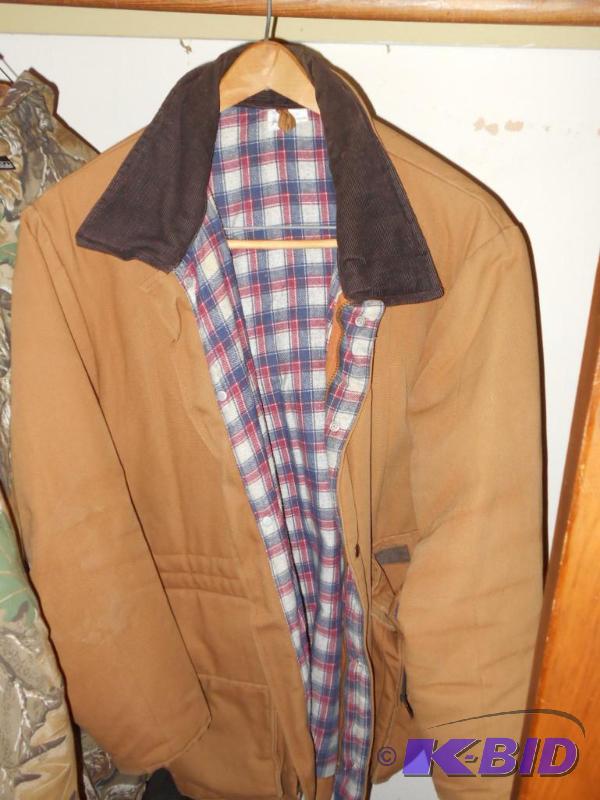 lot 354 image: Duxback insulated coat. No size listed, XXL...