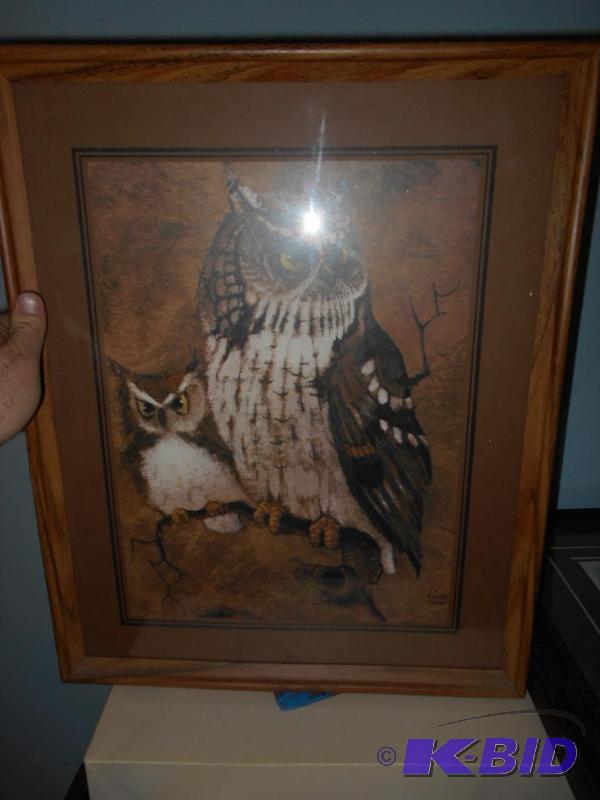 lot 39 image: Picture. Owl...