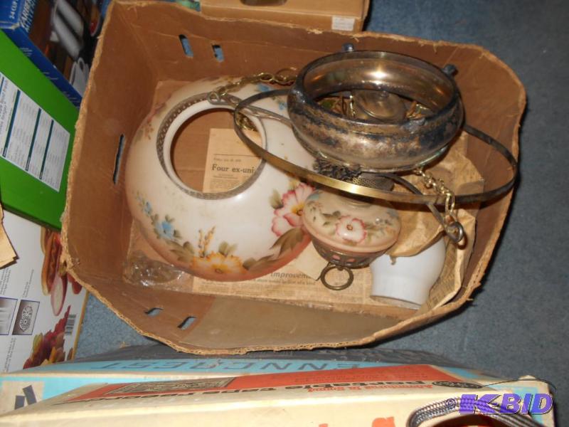 lot 57 image: Hanging chandilier...