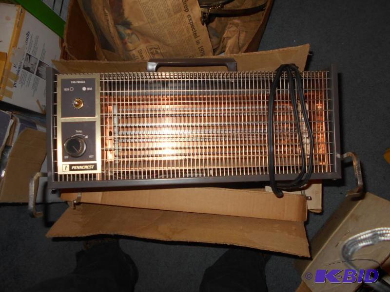 lot 81 image: Penncrest Electric Heater...