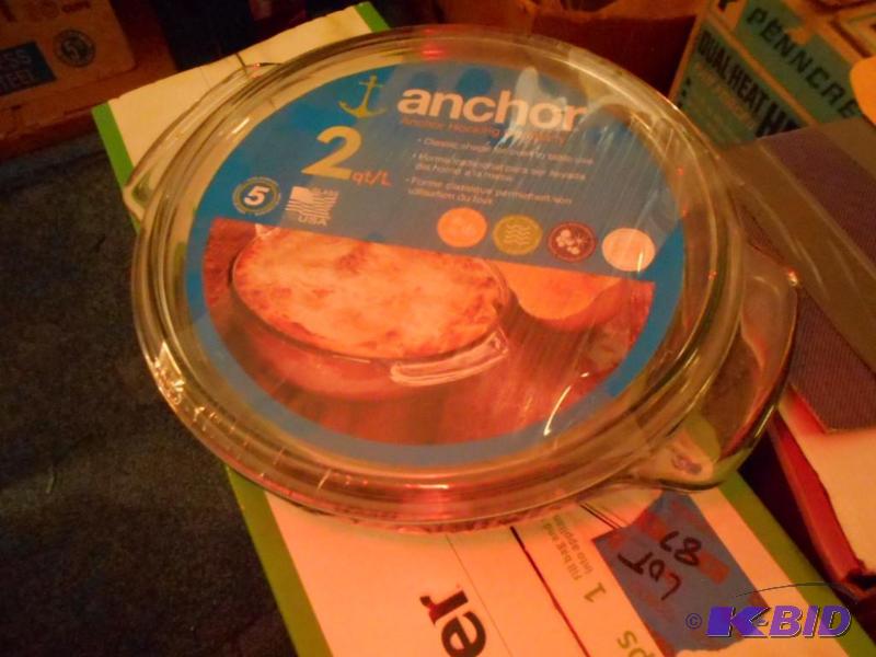 lot 88 image: Anchor 2 qt baking dish-new in box...