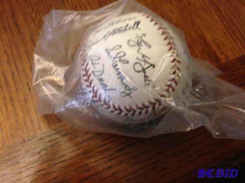 lot 171 image: New York Mets Pre-printed ball unopened