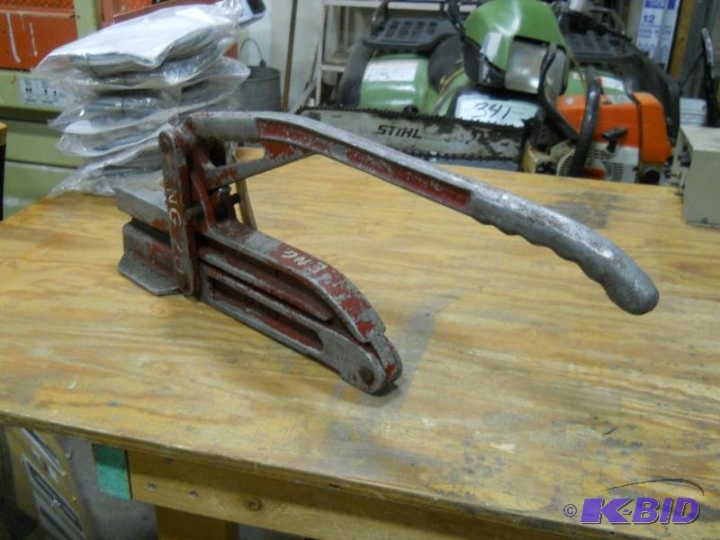 lot 11 image: Professional Hose Clamp  Crimper