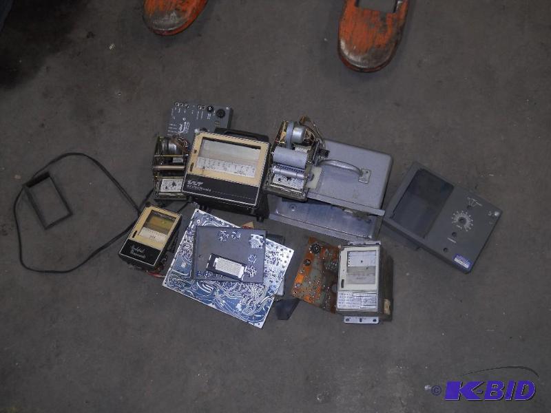 lot 116 image: Lot Of Electronic Measuring Devices for Sewer Work