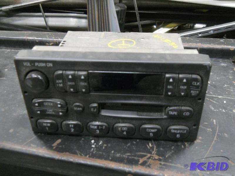 lot 123 image: 1996 Ford Explorer Stereo