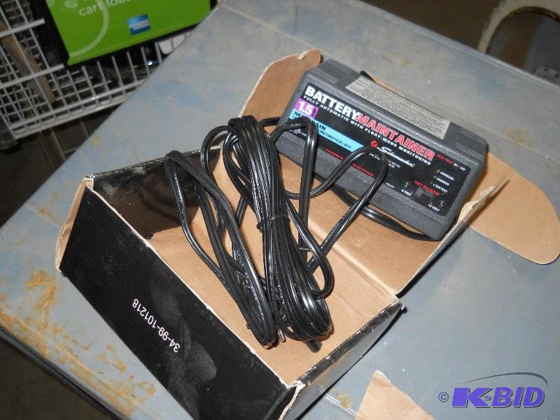 lot 125 image: Battery Charger