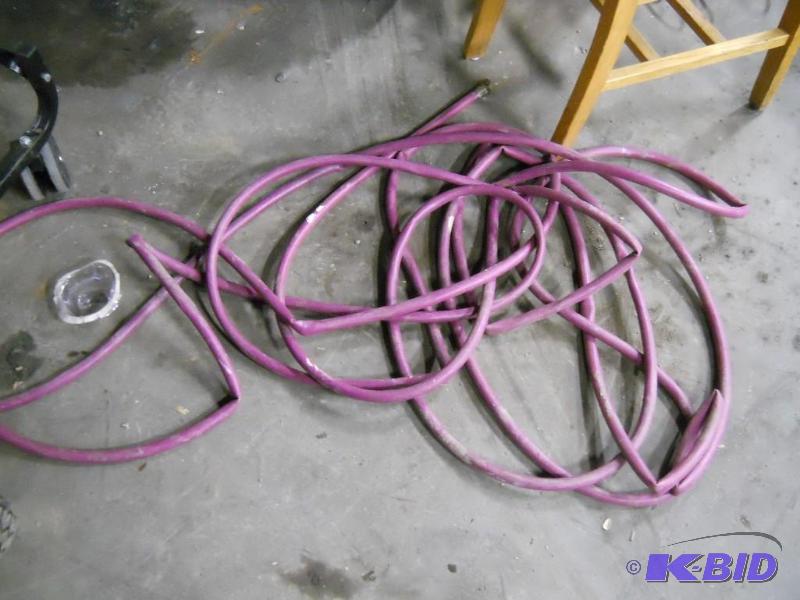 lot 130 image: Purple Hose
