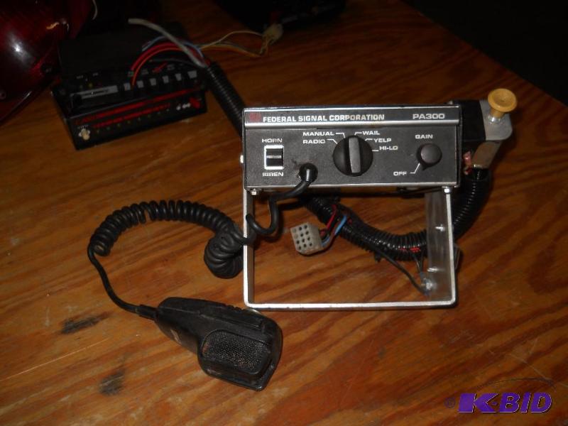 lot 21 image: Federal Signal Corporation PA300 Electronic Siren  PA