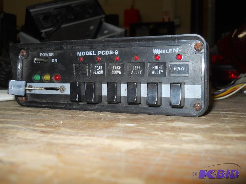lot 29 image: Whelen PCDS-9 Emergency Light Controller