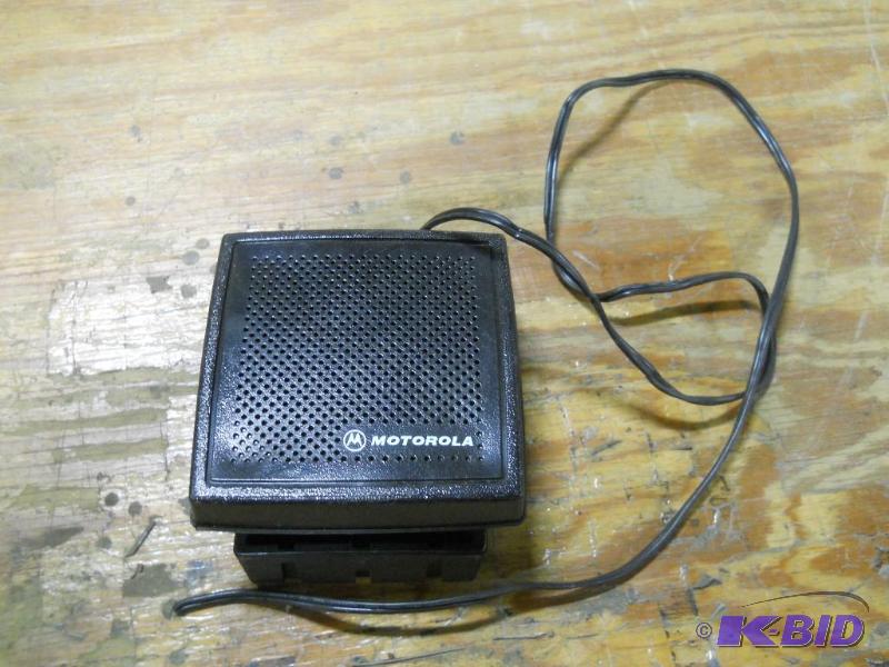 lot 32 image: Motorola Police Car Speaker