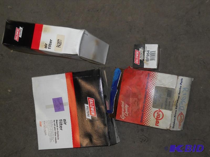 lot 38 image: 4 New Air Filters