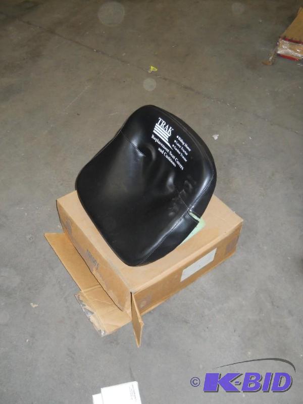 lot 41 image: New Lawnmower Seat Cover