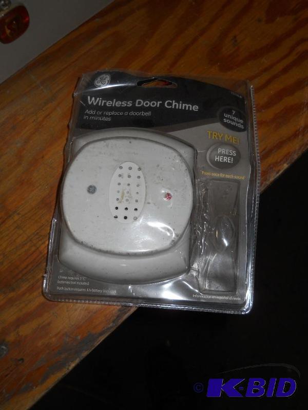 lot 47 image: Electronic Door Chime