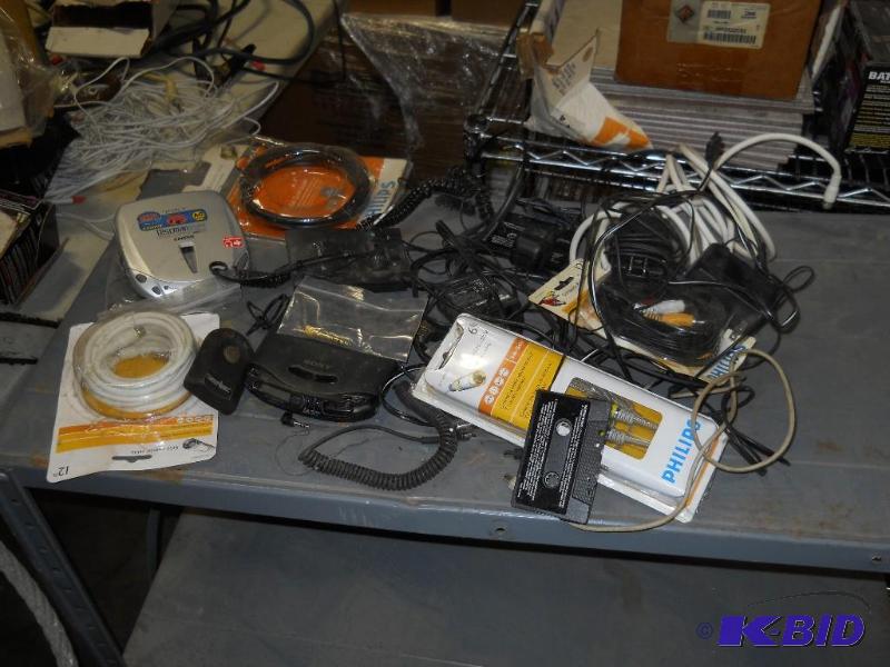 lot 86 image: Large Lot of Electronic Components