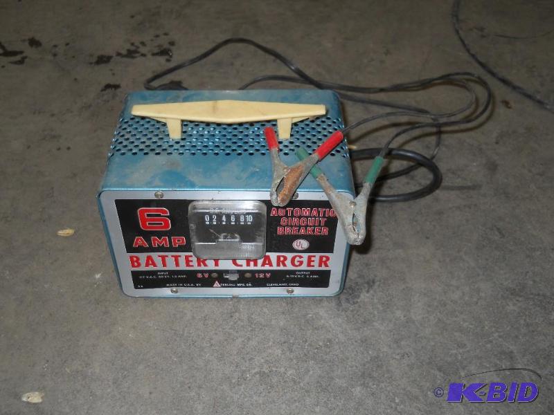 lot 95 image: Battery Charger 6 Amps