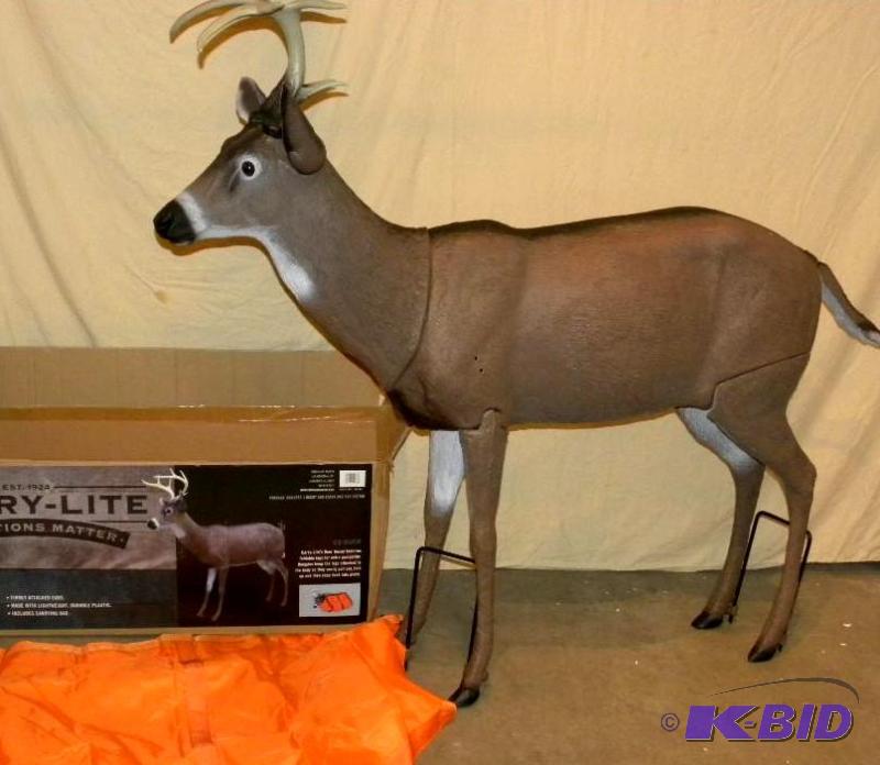 lot 32 image: Carry Lite EZ-Buck Deer Decoy, lifelike color...